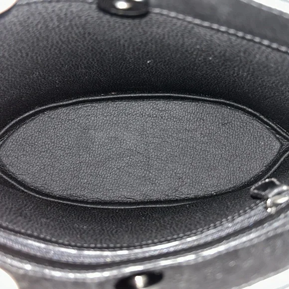 Bambas Work of Art Leather Shoulder Bag - Picture 11 of 12